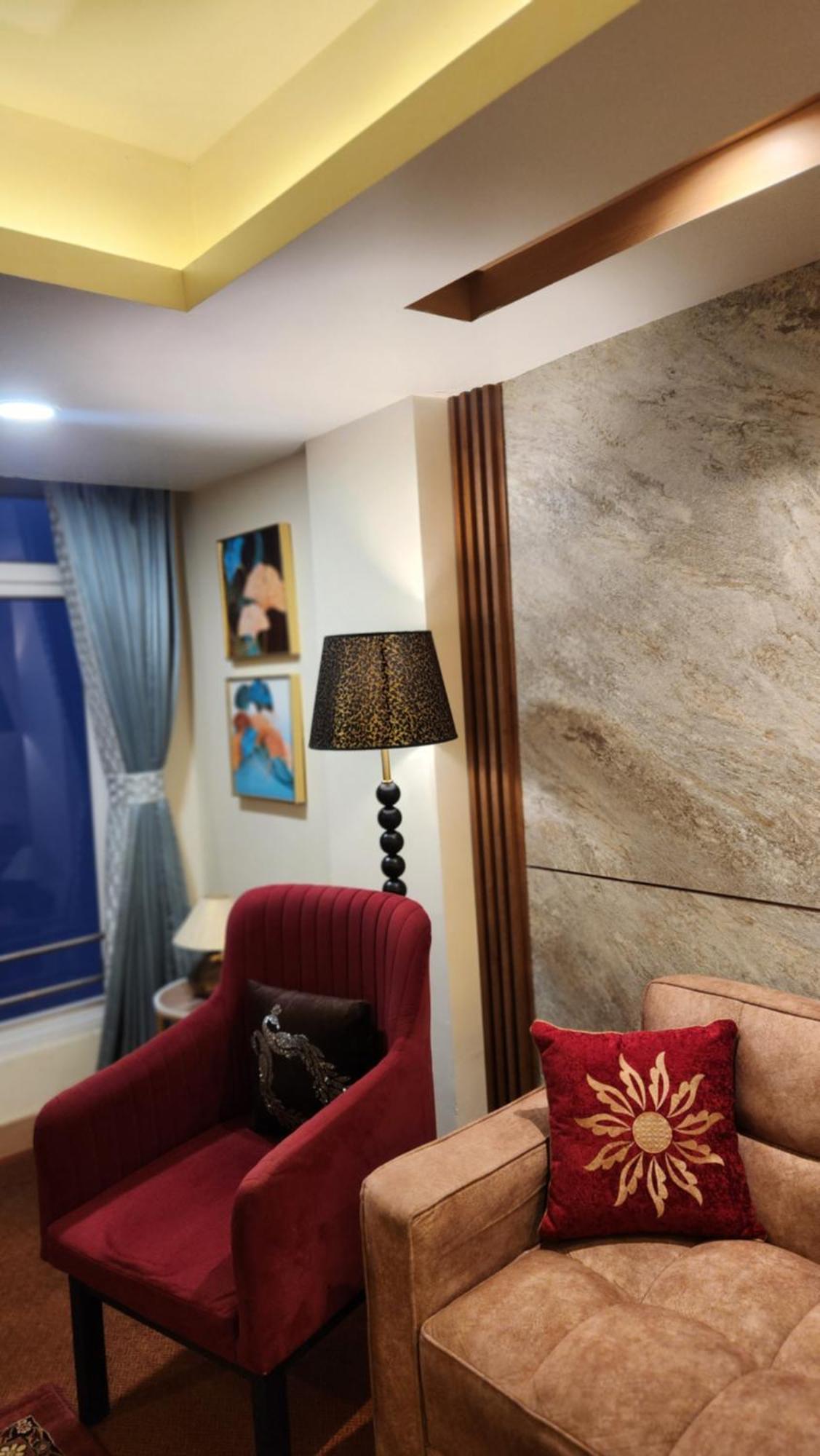Luxury Stay At Hotel Broadway Boutique Mall Road Chowrasta Near Mahakal Temple Darjeeling  Exterior foto